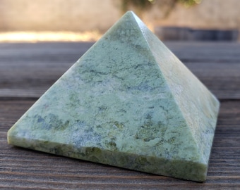 VASONITE natural large gemstone crystal pyramid 60mm [22]