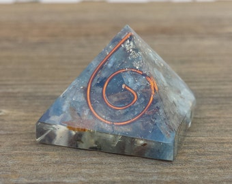 Small (25-30mm) KYANITE COIL Orgone Gemstone Pyramid Small Pyramid Orgone