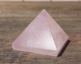 ROSE QUARTZ natural Medium gemstone crystal pyramid 27-30mm