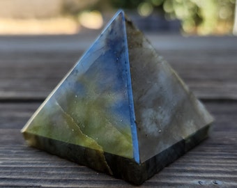LABRADORITE natural large gemstone crystal pyramid 43mm [59]
