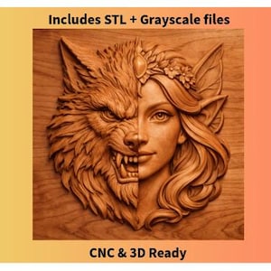 Puede incluir: Una talla de madera detallada que representa una cara dividida: mitad lobo, mitad mujer. El lado del lobo muestra dientes y pelaje amenazantes, mientras que el lado de la mujer tiene cabello suelto y una corona floral. El texto dice "Includes STL + Grayscale files" y "CNC & 3D Ready."