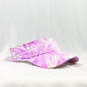 Lila mit blauen Sprenkeln Retro inspiriert Schwarzlicht Visor Hut | In Marmor getaucht | 80er Jahre | 90er Jahre | Einzelstück