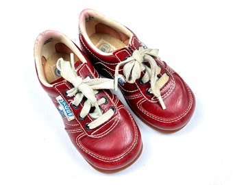 Vintage Smurf shoes, Vintage 80's toddler Kids Smurf leather lace up shoes, Size 6 1/2