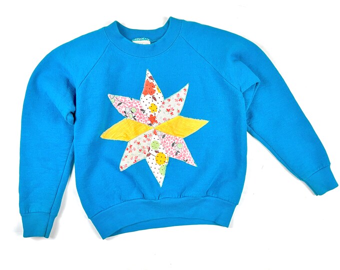 Kids sweatshirt with patchwork star, Vintage 80's Fruit of the loom teal sweatshirt with patchwork, vintage upcycled 8 point star, Size 7Y