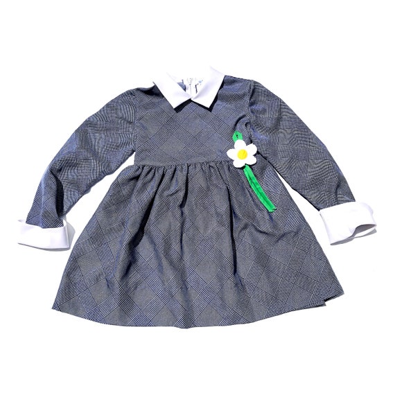 Vintage handmade flower dress for babies 1 T 2 T Toddlers dress Flannel girls dress Daisy dress for kids play Kindergarden play dress