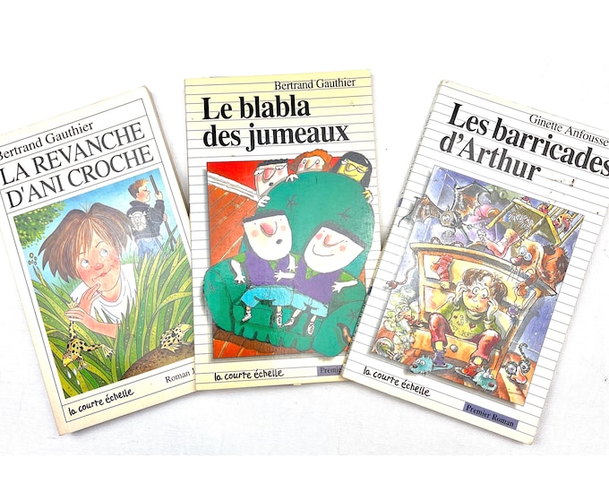 La Courte Echelle, Set of 3 books, Kids french chapter books, 3 different stories, book and author signed bookmarks