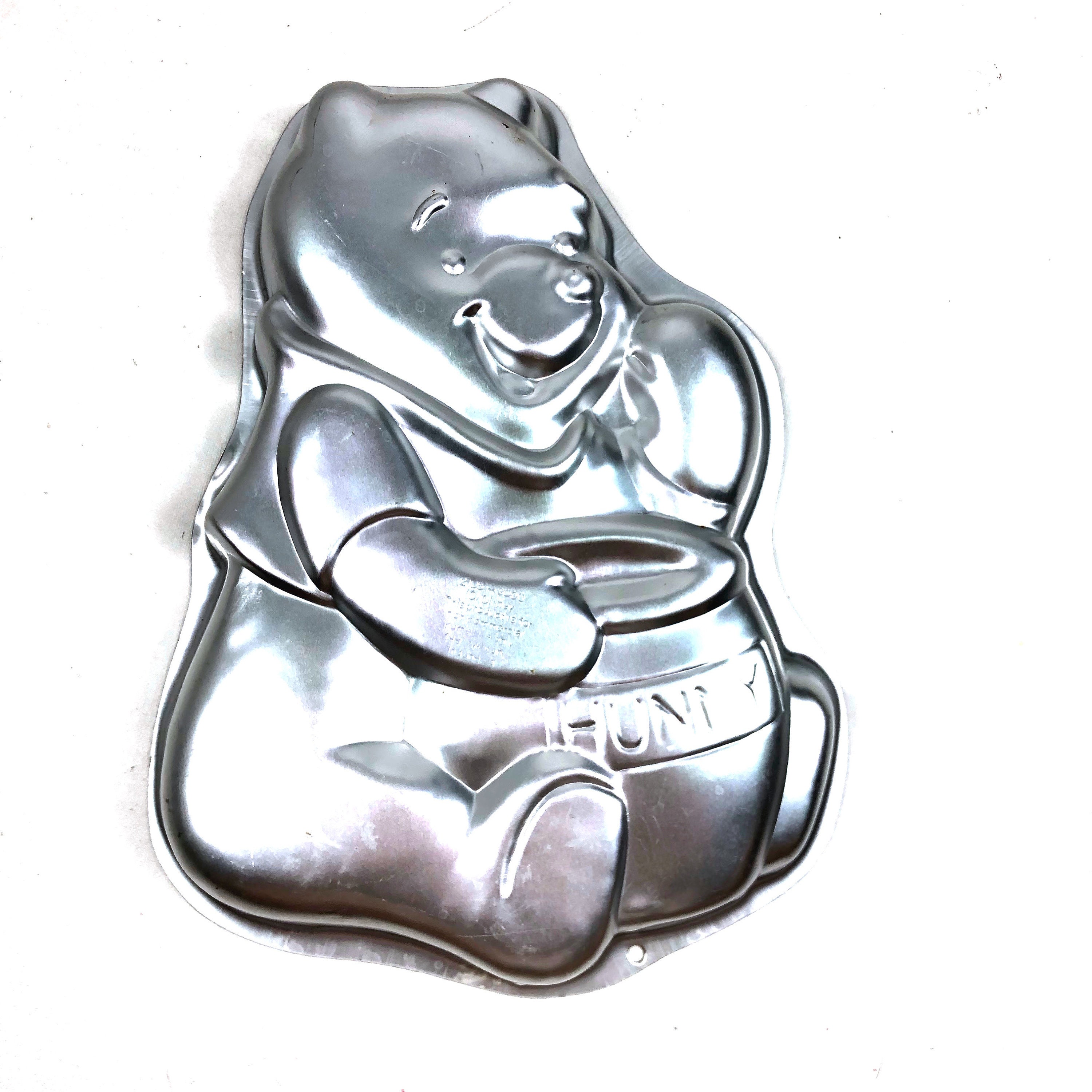 Winnie the pooh cake pan, vintage Winnie the Pooh hunny pot cake pan, 80s Cartoon character cakes Winnie the pooh cake pan, vintage Winnie the Pooh hunny pot cake pan, 80s Cartoon character cakes