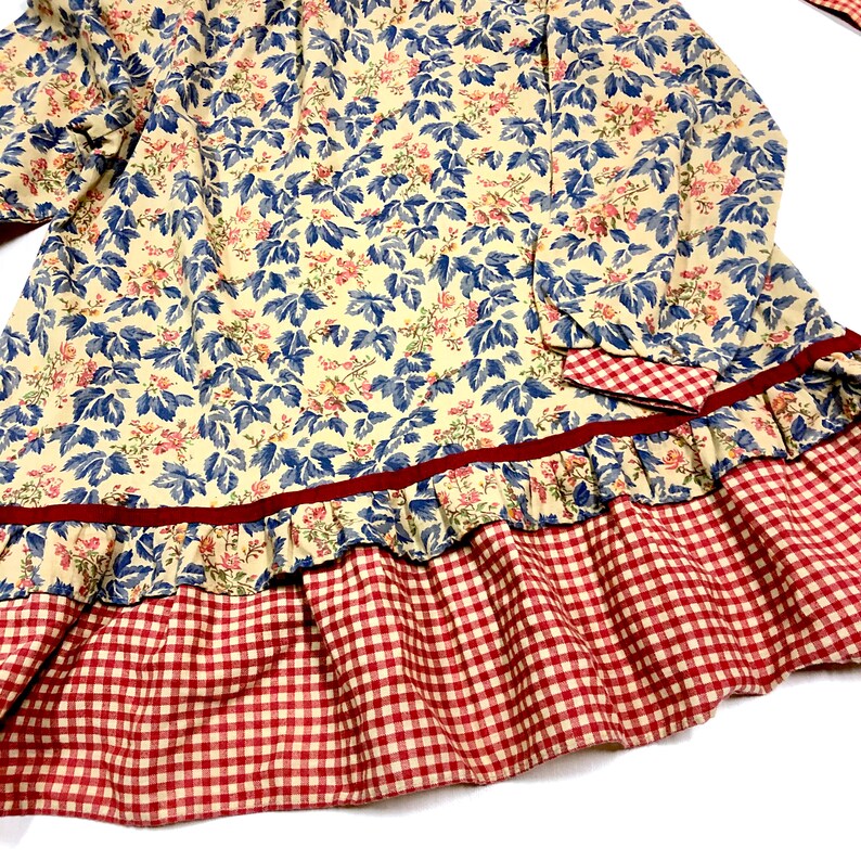 Vintage girl/'s leaf print long sleeve dress Vtg kids dress Vintage dress and hankerchief Size 6Y
