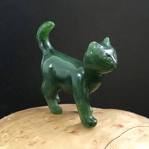 Canadian Nephrite Jade Walking Cat - Cat Carving