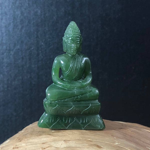 Kanadische Jade Thai Buddha Schnitzerei - 3 Größen erhältlich, Jade Schnitzerei, Jade Buddha