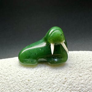 1,5 &quot;Kanadische Nephrit Jade Walross Figur