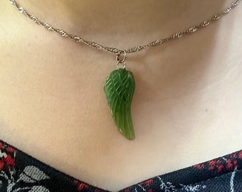 Aile d'ange en jade canadien de la taille d'une breloque - Jade vert - Collier en jade