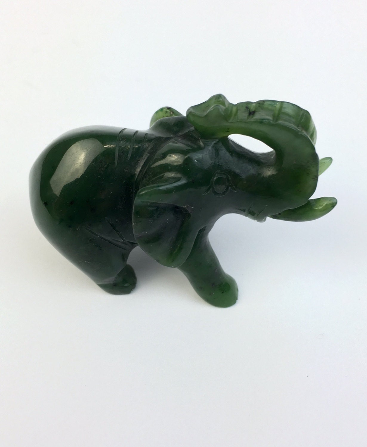 翡翠ヒスイ熊置き物彫刻美術・工芸品カナダ翡翠工芸品手工芸品