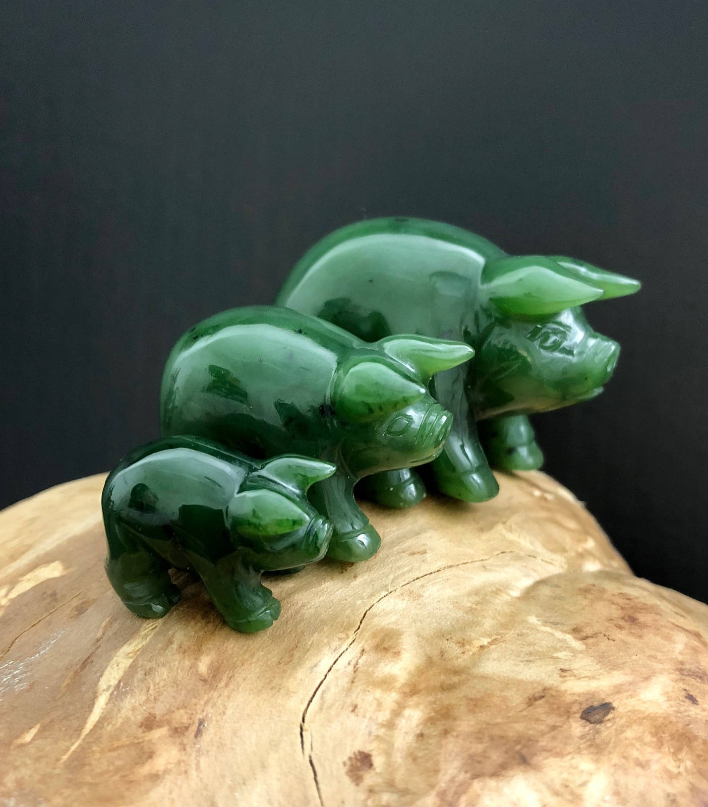カナダ産翡翠豚動物彫刻 - 複数サイズ - グリーン翡翠 - 天然翡翠