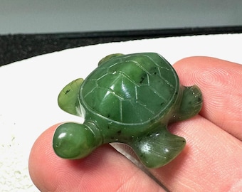 カナダ産翡翠の亀の置物（複数のサイズがあります） - Etsy 日本