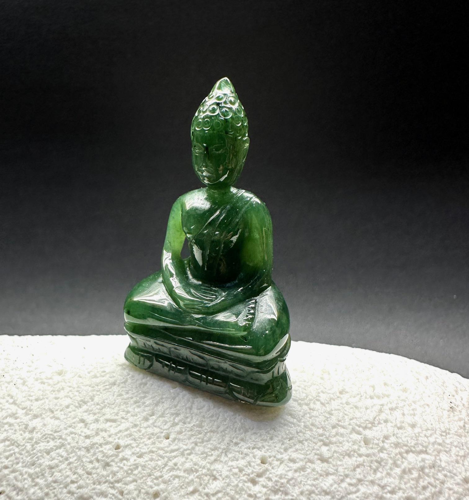 翡翠貴婦人　　　　　　　　　　　翡翠彫刻 翡翠貴婦人 翡翠彫刻 翡翠貴婦人 翡翠彫刻 翡翠彫刻『KOTOBUKI