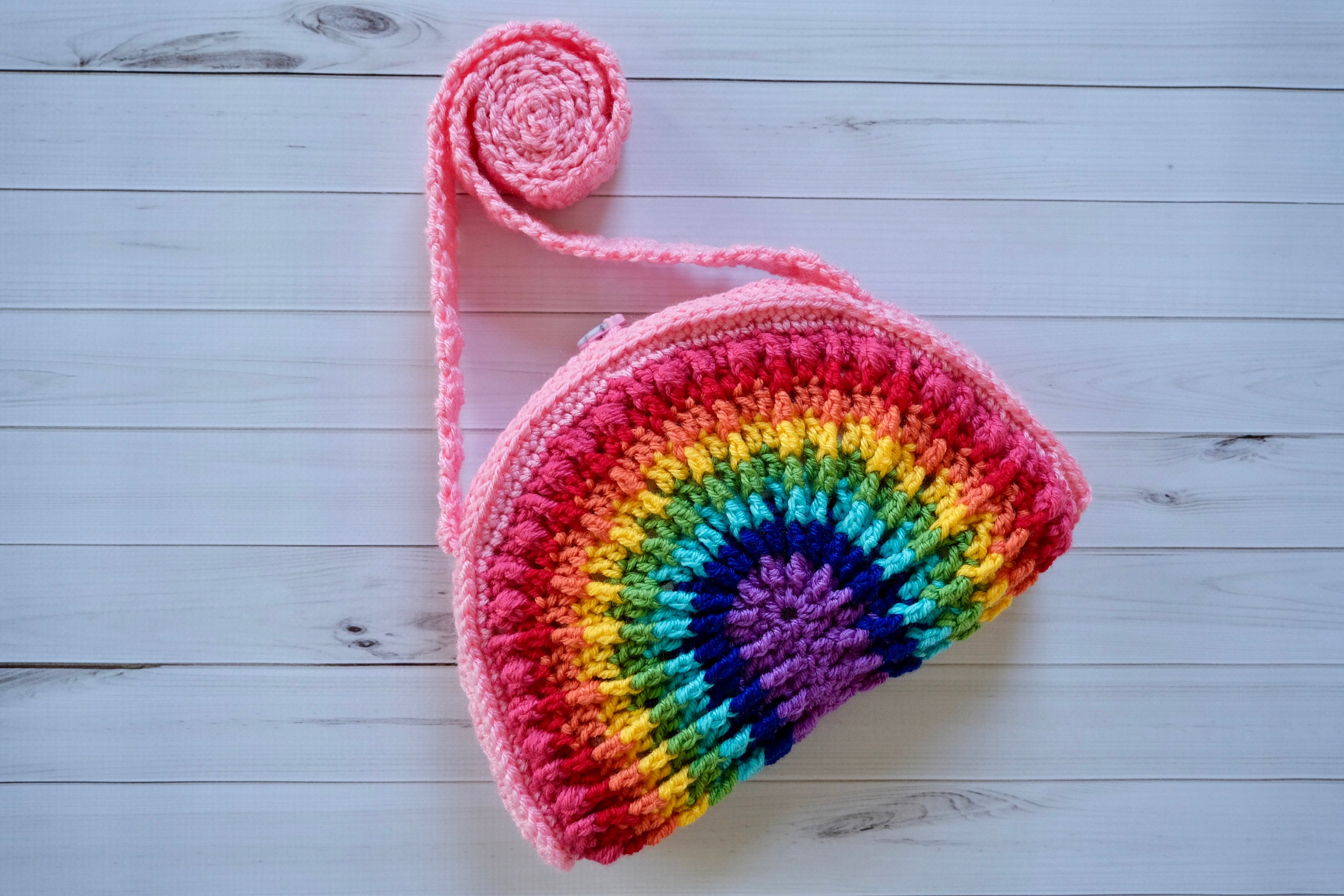 puff flower bag inspiration | Crochet patterns, Crochet bag pattern, Crochet  coin purse