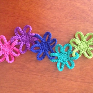Crochet Flower Pattern / Tutorial: String of Flowers, Flower Garland Crochet Pattern, Crochet Garland, Linked Flowers - Instant Download