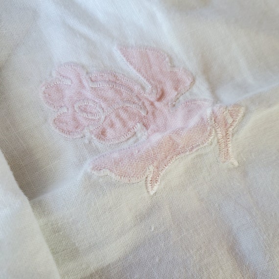 Tablecloth And Set Of 4 Napkins Machine Embroidered Pink And Yellow Rose Table Linens