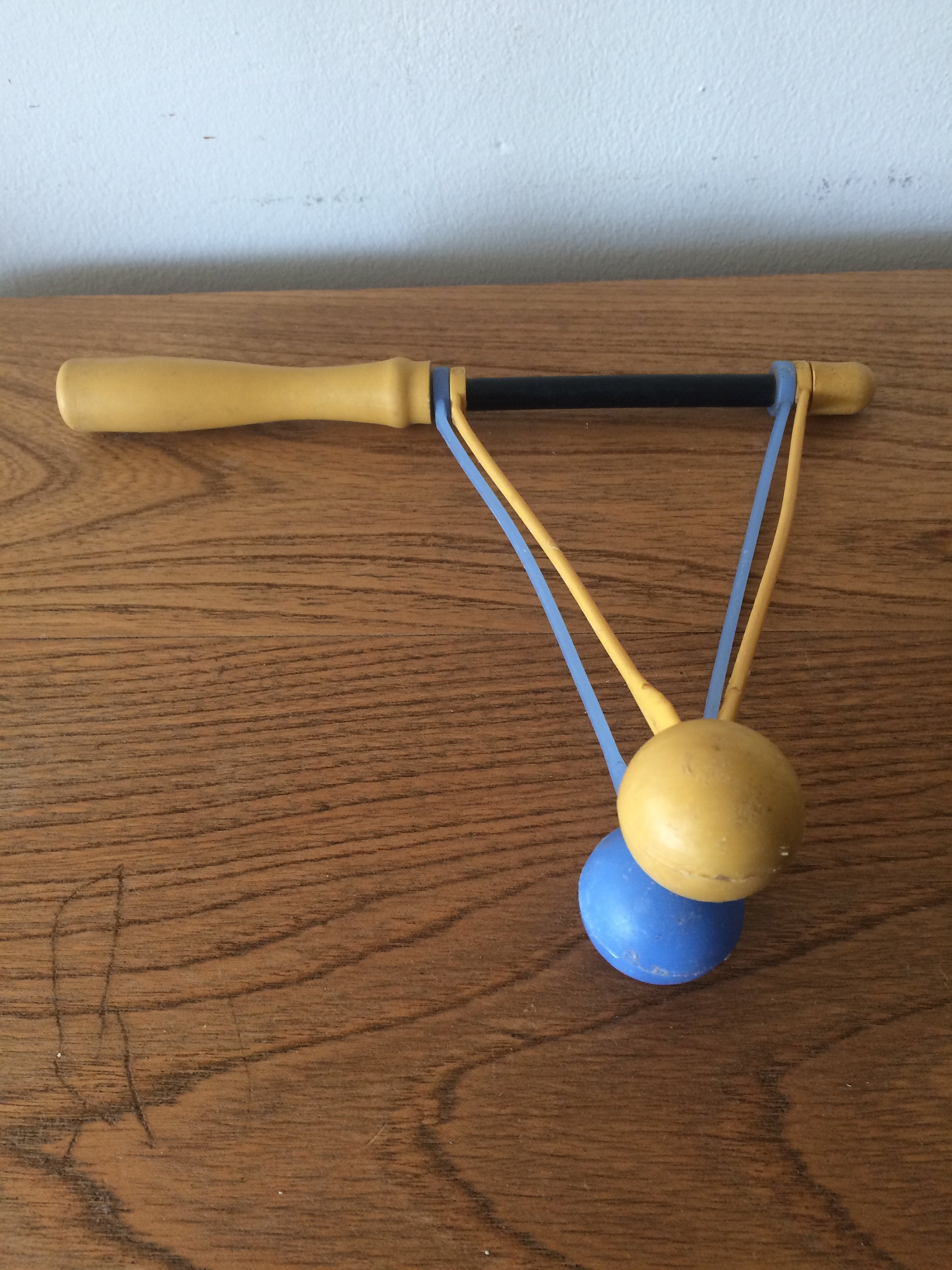 Yellow and Blue Plastic Clic-clac - Etsy