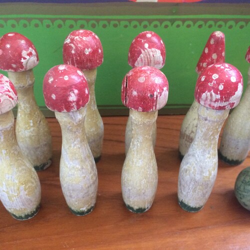 Vintage shops Mushrooms Wood Skittles