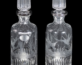 Par de decantadores de cristal grabados a mano
