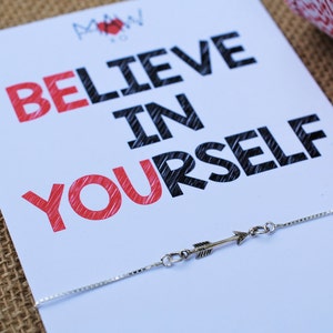 Regalos para mejores amigos Pulsera de flecha Pulsera de la amistad Pulsera de los deseos Plata esterlina Cree en ti mismo Sé tú Tarjeta Regalo para amigos Regalos
