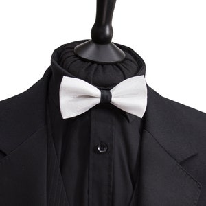 Men&#39;s Black And White Paisley Bow Tie Adjustable Size