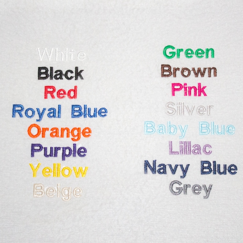 K&ouml;nnte beinhalten: Ein wei&szlig;er Hintergrund mit einer Liste von Farben, die in der entsprechenden Farbe geschrieben sind. Die Farben sind: Wei&szlig;, Schwarz, Rot, K&ouml;nigsblau, Orange, Lila, Gelb, Beige, Gr&uuml;n, Braun, Rosa, Silber, Babyblau, Flieder, Marineblau und Grau.