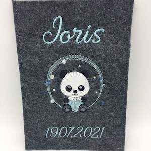 Geschenk Geburt Baby U-Heft, U-Hefthülle aus Filz bestickt personalisiert Motive für Jungen und Mädchen mit Namen und Datum Weihnachten Panda