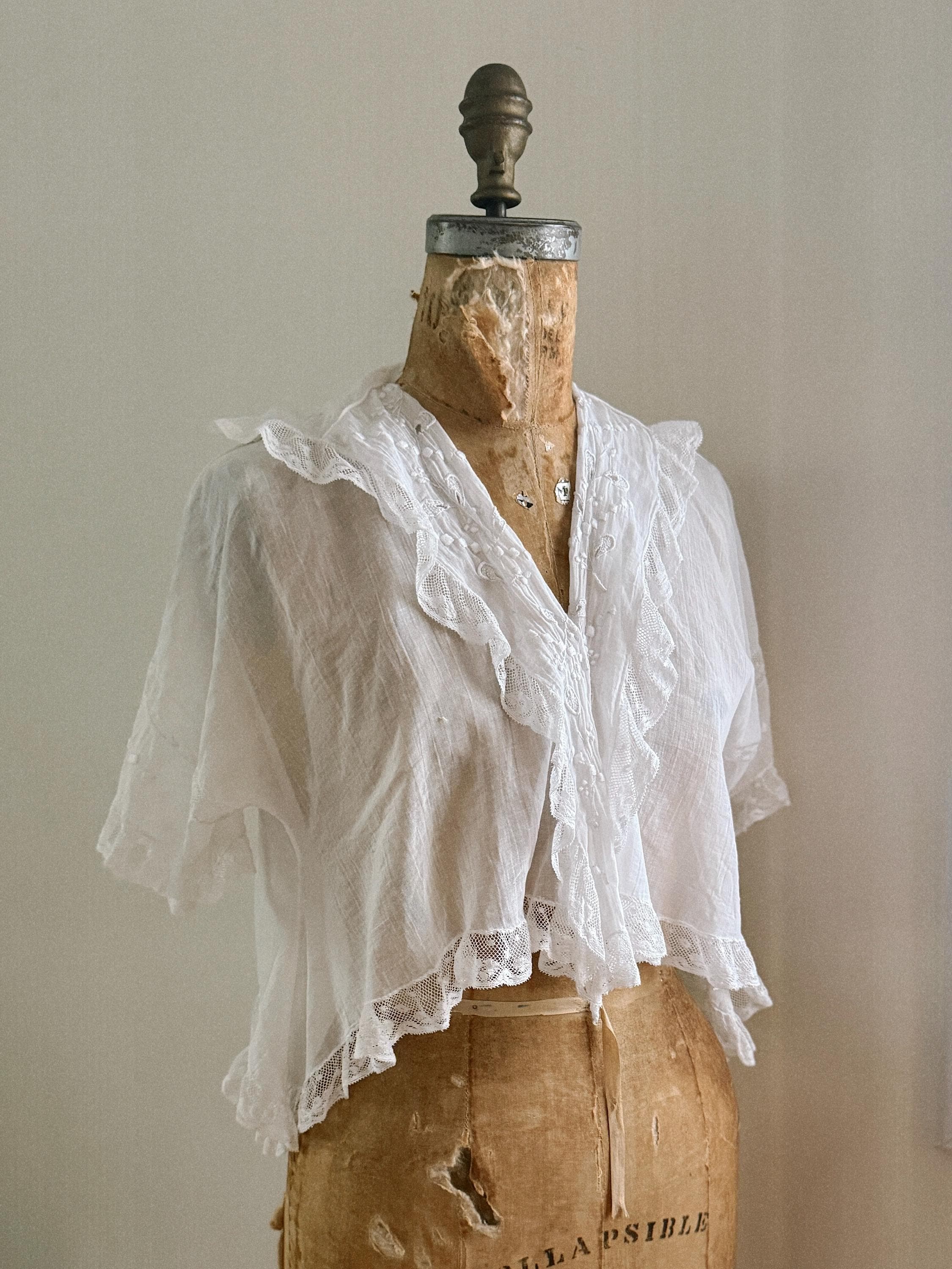 1900s–1910s Bobbin Lace Linen Blouse Antique White Lace Cropped 