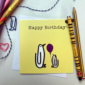 Feliz cumpleaños, tarjeta de pingüino, cumpleaños de pingüino, globo