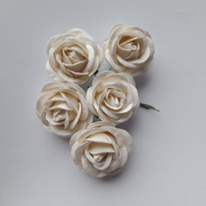 5 枚の白い桑紙のチェルシー フラワー • 造花 • 工芸品 • 結婚式 • 5 個パック