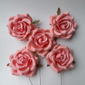 5 本のピンク ピーチ マルベリー ペーパー フラワー • 造花 • クラフト • ウェディング • 大きな花