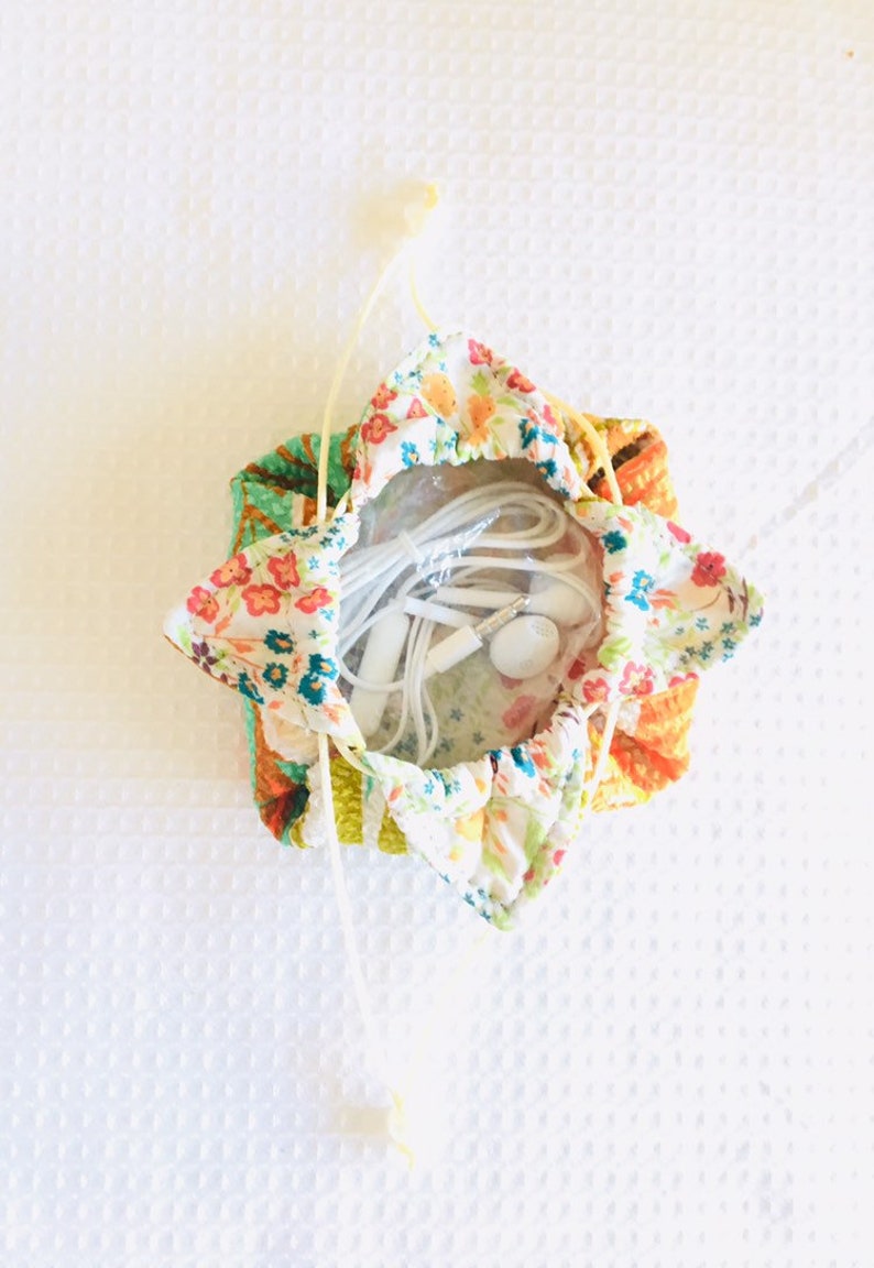 Small bursary chaplain original fabric in relief multicolored multicolored mint green shade of 9 cm