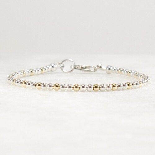 Bracelet de perles bicolores, or 14 carats et argent sterling, superposition minimaliste
