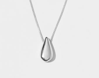Fine Silver Necklace with Teardrop-Shaped Pendant