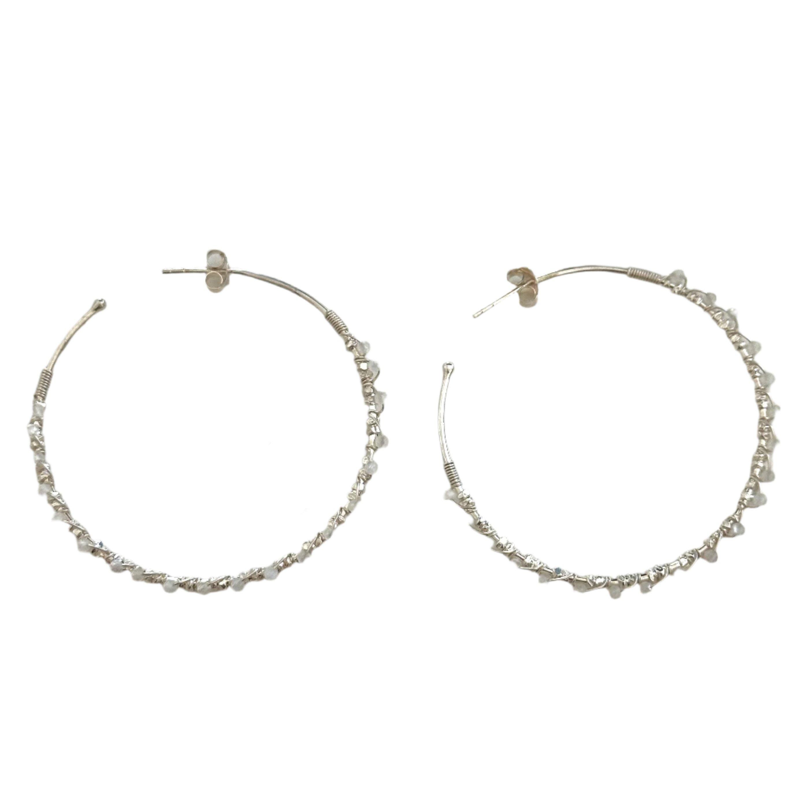 Orecchini A Cerchio Piccoli Con Pietra Di Luna In Argento 925: Huggie Con Cristallo Per Donne
