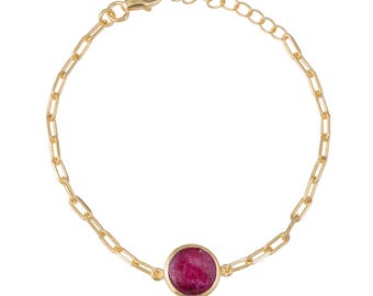 Pulsera ajustable de cadena de eslabones con clip de oro vermeil con piedra preciosa de cuarzo rubí redonda