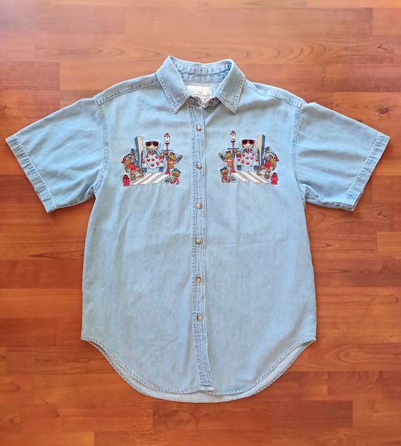 Vintage Embroidered Frog Short Sleeve Chambray But