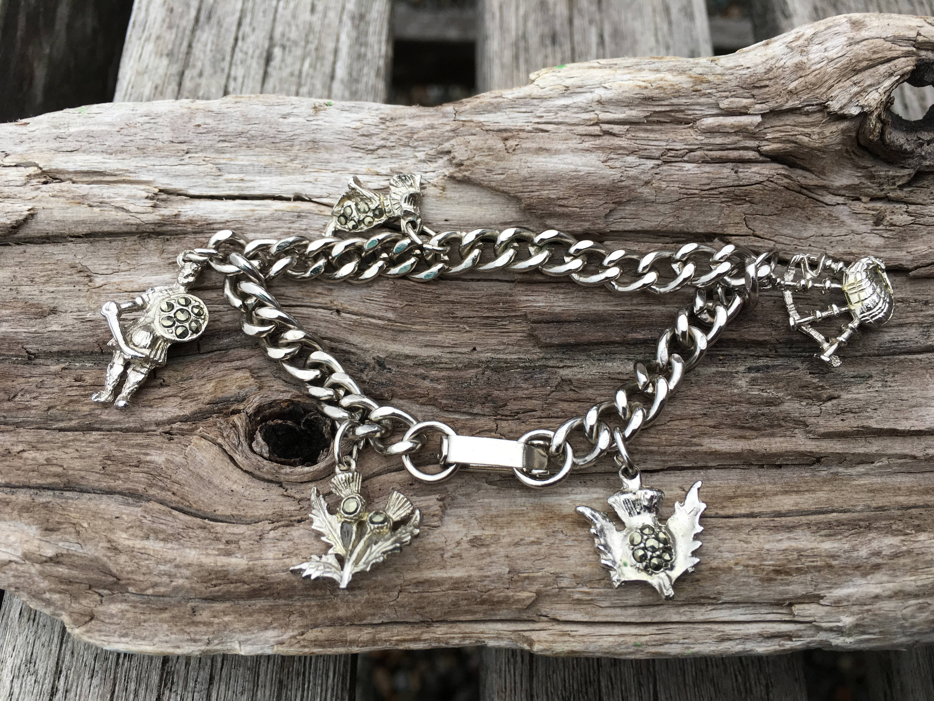 Le bracelet en cuivre - tendance qui revient Le bracelet en cuivre - tendance qui revient