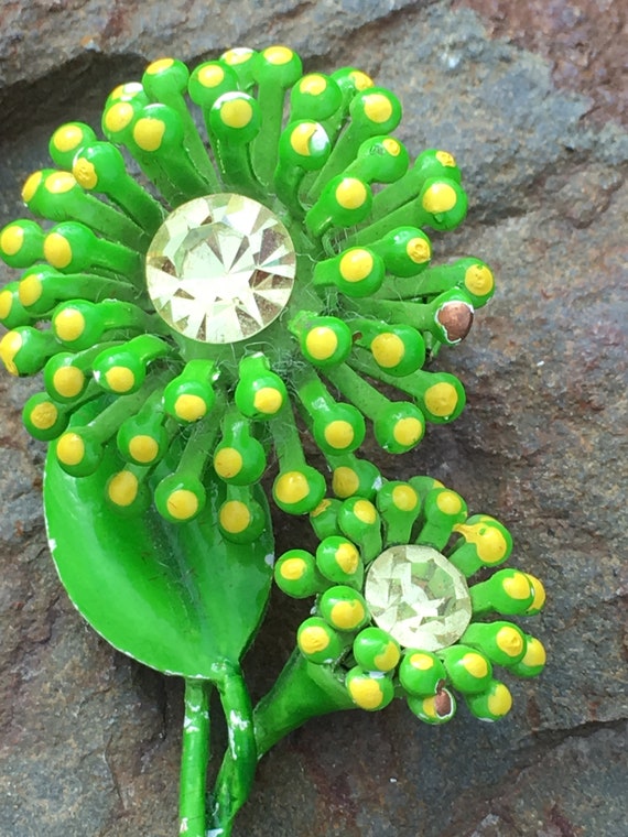 1960s Green Enamel Flower Brooch with Rhinestones Bri… Gem