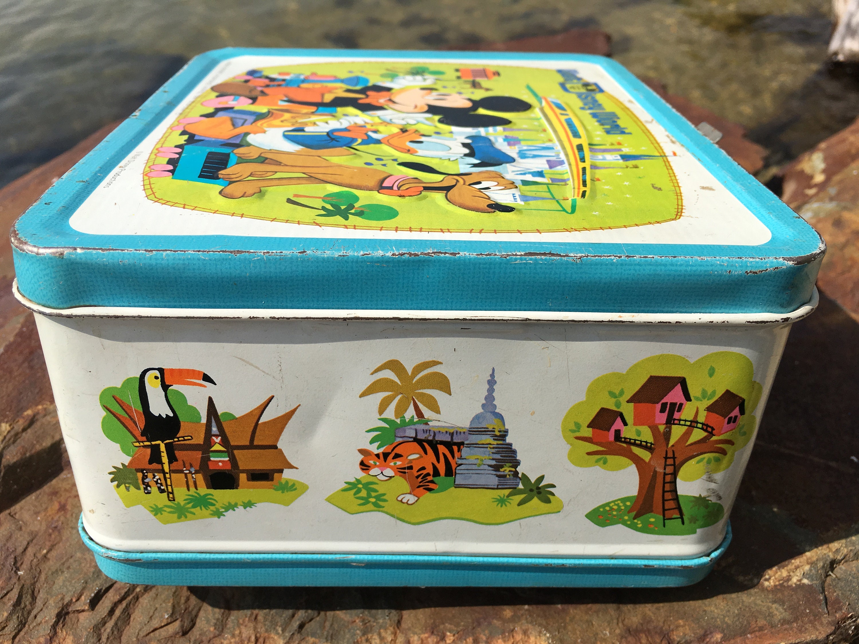 1973 Walt Disney World Lunchbox Metal Aladdin Vintage Collectible 