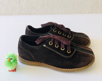 vintage jumping jack baby shoes