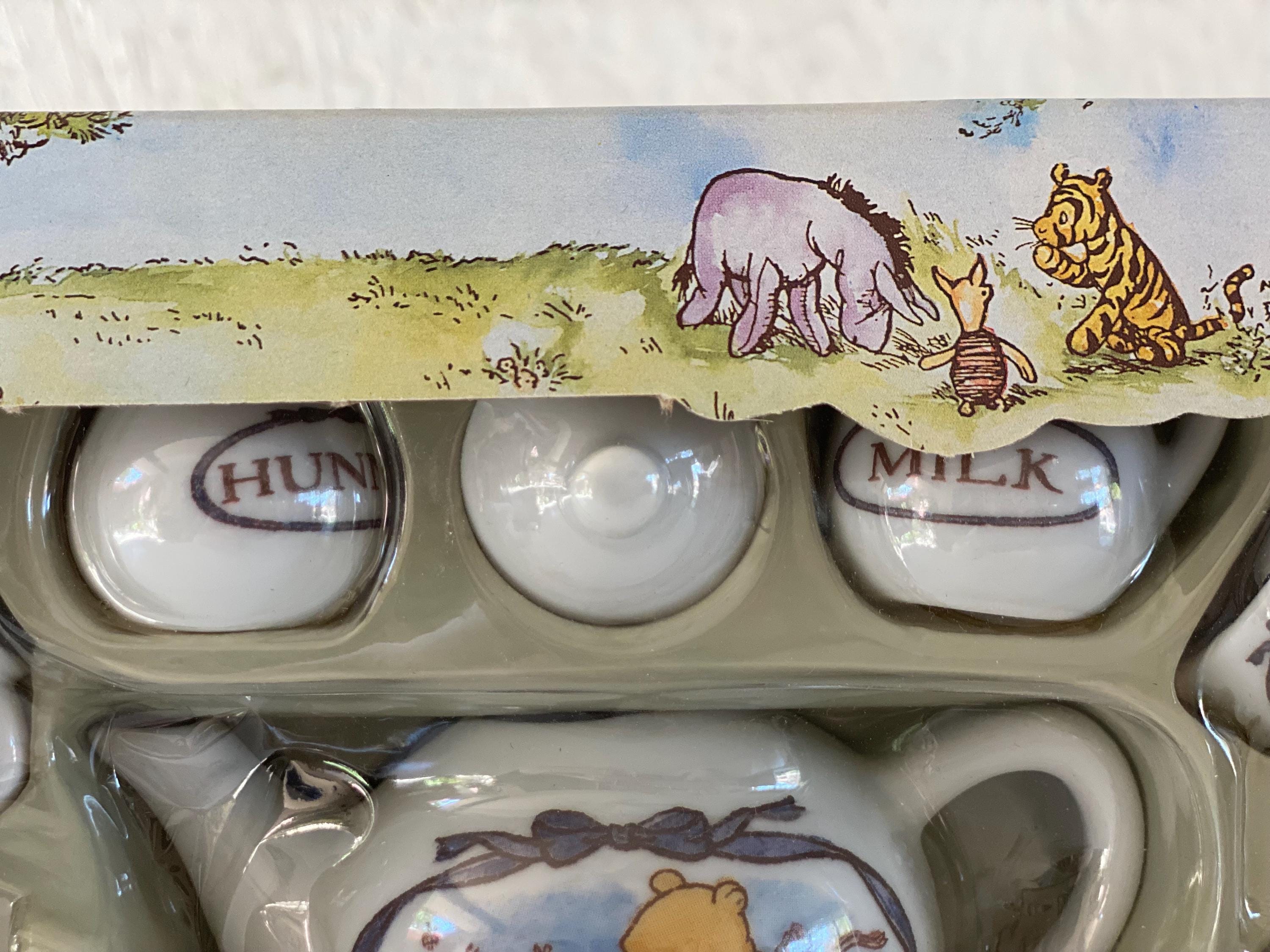 Disney - classic pooh china tea set クラシックプーティーセット China Tea Set 12Piece クラシックプー ティーセット 陶器製