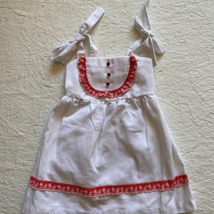 80s Kids Tie Shoulder Dress / Girls Red Lace Dress / Pique White Sun Dress / High Waist Dress / Ruched Back Dress ILGWU Label Size 6