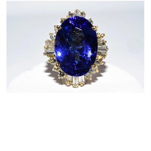 Beautiful Natural &quot;AAA&quot; 8.78ct Tanzanite and Diamond Cocktail Ring