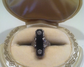 c1920 Art Deco 14k Black Onyx, Double Diamond, Beautiful Bow Filigree Ring