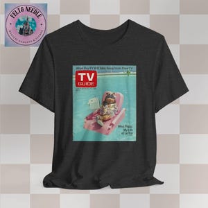 Unisex T-Shirt, Tv Guide Fräulein Piggy Cover, Mein Leben im Le Top Shirt, Geschenk für Muppet Fans, Retro TV Print T-Shirt, lustiges Schwein T-Shirt, Sommer T-Shirt Dark Grey Heather