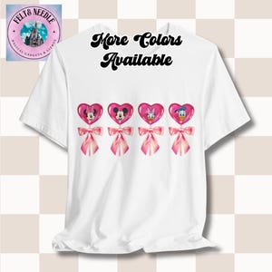 Valentinstag Disney Charakter Lollipop T-Shirt, Herz Micky Minnie Donald Daisy T-Shirt, Kokette Schleife, Geschenk für Disney Fans, Valentinstag